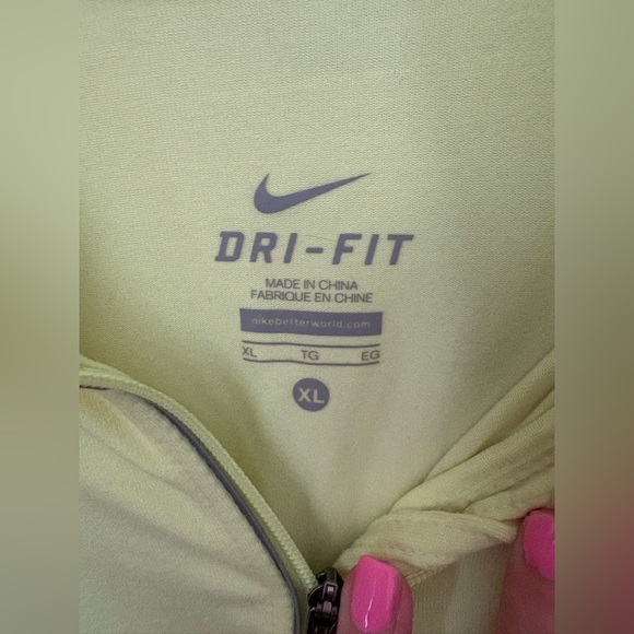 Nike Dri-FIT Women’s Pale Yellow Pullover Half Zip Size XL - Picture 2 of 3